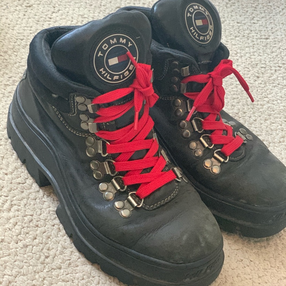 Tommy Hilfiger size 8 boots